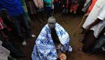 Foto : Prosesi Ritual Sunat Laki-laki di Kenya