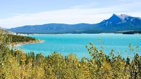 Danau Abraham berlokasi di kawasan North Saskatchewan River. Kalau dari Kota Calgary, danau bisa dicapai dengan 3 jam naik mobil (Thinkstock)