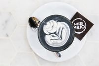 Kegemaran Minum Black Latte yang Unik Kini Sampai Melbourne