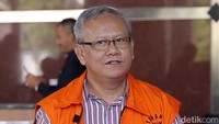 Mantan Kadis Pertanian Jawa Timur, Bambang Heryanto menyatakan dirinya akan menjalani persidangan di Pengadilan Tipikor, Jawa Timur dalam waktu dekat.