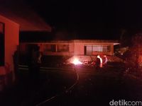 Isu Petani Diculik, Ratusan Warga Caringin Bakar Kantor Perkebunan