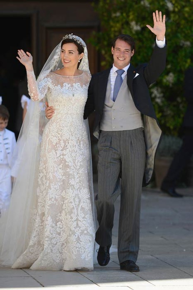 Putri Claire tampil dengan gaun modest mewah rancangan desainer Elie Saab saat menikahi Pangeran Felix di tahun 2013. Foto: Ist.