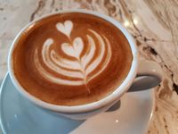 Mencicipi Racikan Cappuccino di Tiga Kafe Populer, Mana yang Enak?