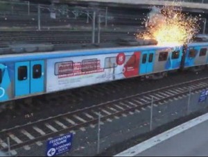 Ada Percikan Api di Kereta Melbourne, Ratusan Penumpang Dievakuasi