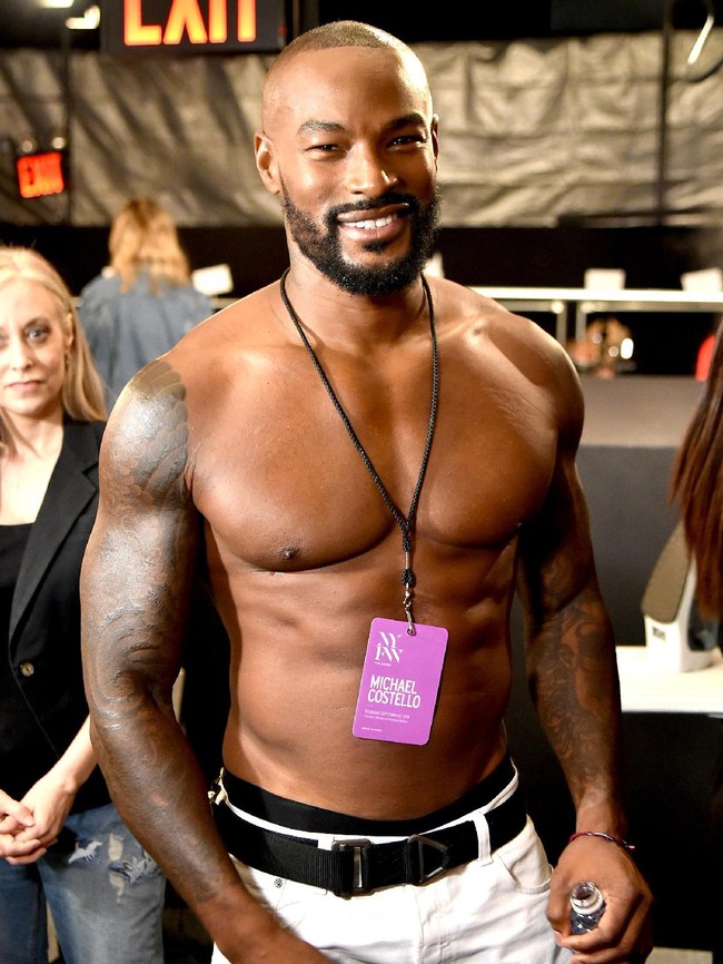 Majalah People pernah menyertakannya di daftar 50 Most Beautiful Peple. Berdarah campuran Jamaika, Afrika, dan China membuat perawakan Tyson Backford yang maskulin semakin menarik. Gucci, Calvin Klein, Tommy Hilfiger, adalah beberapa rumah mode yang pernah menggandengnya sebagai bintang iklan. (Foto: Getty Images)