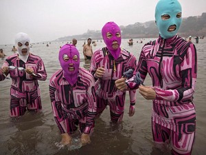 Main ke Pantai Tapi Takut Hitam, Pakai Facekini