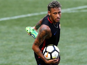 Terkait Neymar, Presiden Prancis Beri Selamat ke Presiden PSG