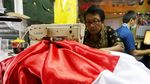 Melihat Para Pembuat Bendera Merah Putih di Pasar Senen