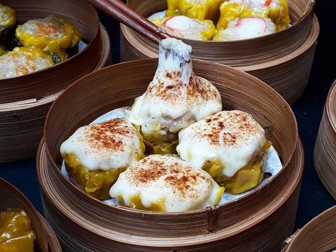 Dim sum dengan lelehan keju.