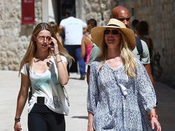 Eve Jobs, Sahabat Jennifer Gates yang Cantik Menawan