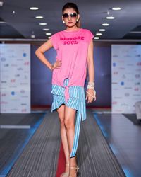 Kisah Tragis Model India yang Bunuh Diri Sambil Video Call Suami