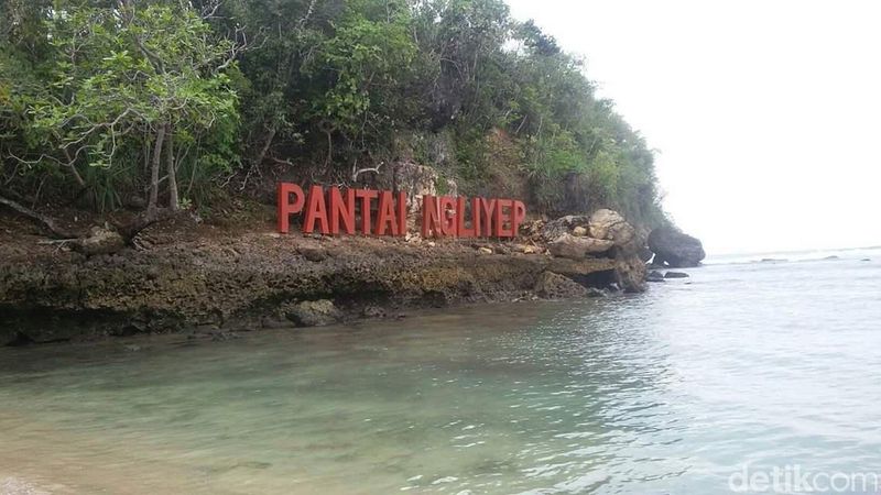 Pantai Ngliyep di Kabupaten Malang