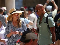 Penampakan Si Cantik Putri Steve Jobs Tampil Seksi