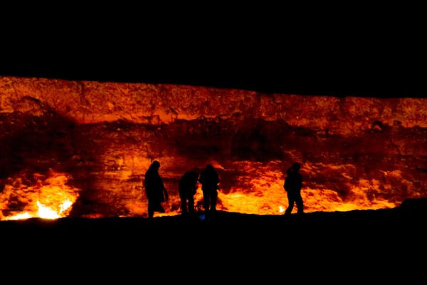 Awal cerita, Turkmenistan dulu masuk wilayah Uni Sovyet yang kaya dengan gas alam. Sejumlah insinyur melakukan pengeboran gas tahun 1971. Namun suatu kesalahan fatal terjadi (Thinkstock) Awal cerita, Turkmenistan dulu masuk wilayah Uni Sovyet yang kaya dengan gas alam. Sejumlah insinyur melakukan pengeboran gas tahun 1971. Namun suatu kesalahan fatal terjadi (Thinkstock)