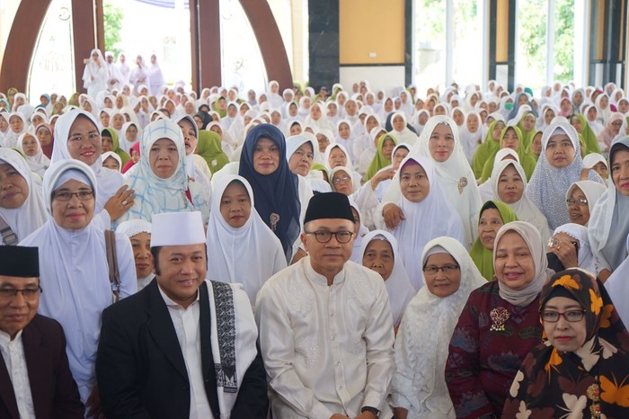 Lepas Jemaah Haji, Ketua MPR Titip Doa untuk Negeri