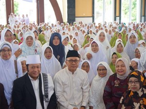 Lepas Jemaah Haji, Ketua MPR Titip Doa untuk Negeri