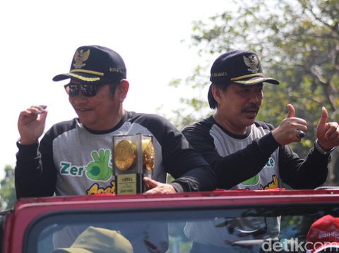 Piala adipura di Sidoarjo diarak/