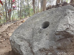 Batu Misterius di Pedalaman Garut, Kerjaan Alien?