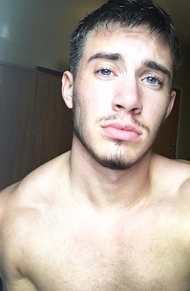Setelah dua tahun melakukan terapi testosteron, operasi plastik, hari-hari di gym, wanita yang lahir 21 tahun lalu ini menjadi pria yang selalu ia inginkan. Foto: dok. Instagram/Jaimie Wilson