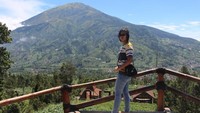 Terletak di kaki sebelah timur Gunung Merapi dan Merbabu ada satu lokasi ciamik buat foto-foto, namanya Oemah Bamboo. Pemandangannya indah dan spotnya instagenik (Brigida Emi Lilia/dTraveler)