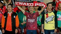 Penampakan sejumlah suporter klub-klub sepakbola liga Indonesia saat hadiri islah.