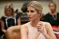 Elegan dan Berwibawa, Aksi Ivanka Trump Pimpin Rapat dengan Istri Tentara