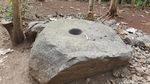 Foto: Misteri Batu Berlubang di Garut