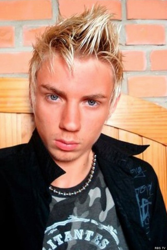 Inilah wajah asli Max, pria asal Brazil yang kini dikenal dengan nama Xiahn Nishi. Seperti dikutip dari Sydney Morning Herald, Max melakukan operasi plastik sebanyak 10 kali untuk bisa terlihat lebih Asia, khususnya orang Korea. Foto: Facebook Xiahn Nishi