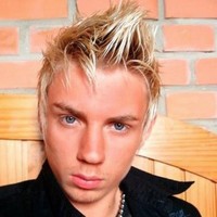 Inilah wajah asli Max, pria asal Brazil yang kini dikenal dengan nama Xiahn Nishi. Seperti dikutip dari Sydney Morning Herald, Max melakukan operasi plastik sebanyak 10 kali untuk bisa terlihat lebih Asia, khususnya orang Korea. Foto: Facebook Xiahn Nishi