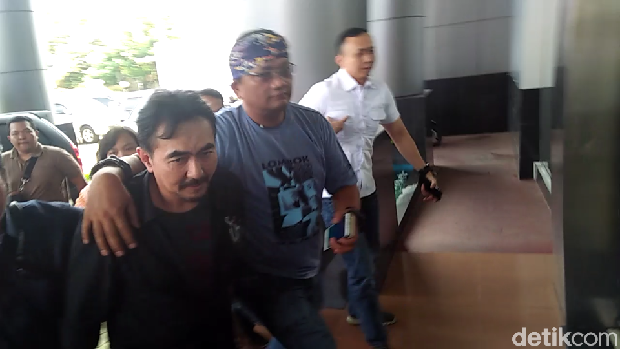Kasus Dugaan Cabul dan Kepemilikan Senpi Aa Gatot Segera Disidang
