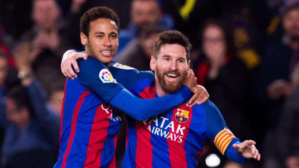 Neymar bersama Messi di Barcelona musim lalu (Foto: Getty Images/Alex Caparros)