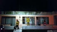 Isu Petani Diculik, Ratusan Warga Caringin Bakar Kantor Perkebunan