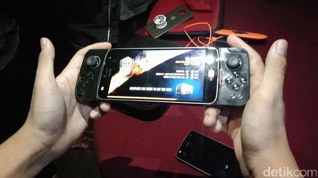 Motorola Boyong Empat Moto Mods Anyar