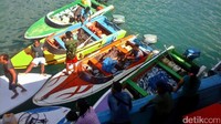 Nelayan setempat sudah bisa mendapat tuna berukuran besar setelah kebijakan Susi melarang kapal-kapal asing yang bermuatan besar beroperasi. Pool/Perum Perindo.
