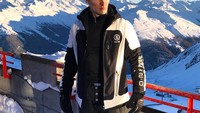 Bahkan di sela-sela acara World Economic Forum di Swiss, Pavel Durov menyempatkan diri untuk bermain ski. Keren juga ya bos Telegram ini! (Instagram/Pavel Durov)