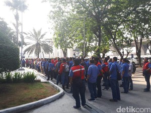 Pegawai JICT yang Mogok Kerja Membubarkan Diri