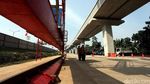 Foto: Dua Menteri Jokowi Tinjau Proyek LRT