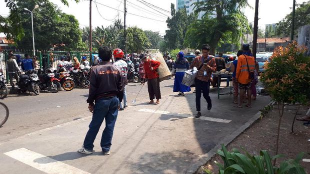 PKL Balik Lagi ke Trotoar Jatibaru Usai Ditertibkan, Ini Buktinya
