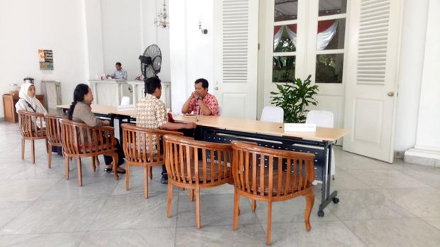 Layanan pendidikan yang paling ramai menerima aduan warga hari ini.