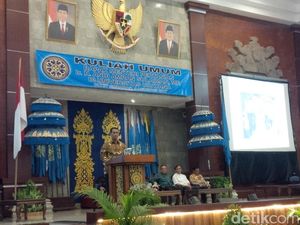 Beri Kuliah Umum, Mentan Dicurhati Mahasiswa Anak Petani
