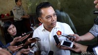 Viktor dilaporkan atas tuduhan pencemaran nama baik melalui media eletronik/penghinaan dan kejahatan tentang penghapusan diskriminasi ras dan etnis. Viktor diduga melanggar pasal 28 ayat 2 UU ITE junchto pasal 45 ayat 2 UU ITE.