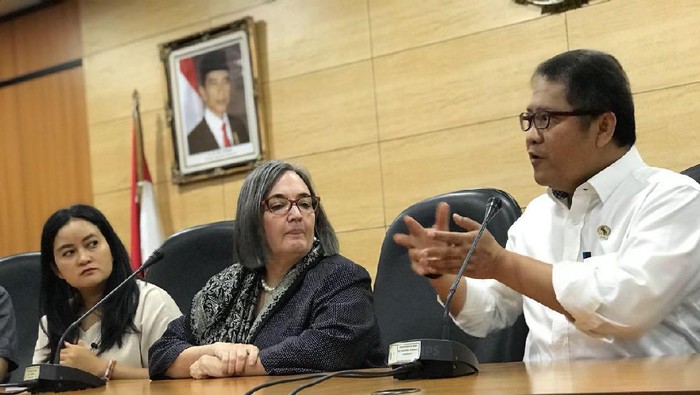 Menkominfo Rudiantara bersama Google (Adi Fida Rahman/detikINET) Menkominfo Rudiantara bersama Google (Adi Fida Rahman/detikINET)