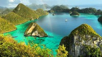 Pavel Durov juga sempat mengabadikan keindahan Wayag, Raja Ampat. Bos ganteng Telegram ini tampak menikmati betul liburannya (Instagram/Pavel Durov)