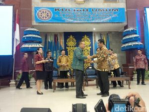 Di Depan Mahasiswa, Mentan Cerita Pernah Makan di Kaki Lima