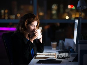 Sering Lembur Tingkatkan Risiko Diabetes pada Wanita?