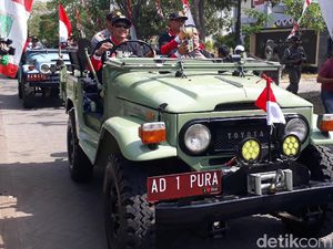Kemudikan Mobil Sendiri, Bupati Irsyad Pimpin Kirab Piala Adipura
