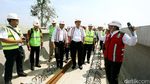 Foto: Dua Menteri Jokowi Tinjau Proyek LRT