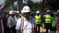 Luhut: Proyek LRT Hemat Rp 300 M karena Pakai Produk Lokal Luhut: Proyek LRT Hemat Rp 300 M karena Pakai Produk Lokal