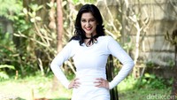 Setelah menikah Mei lalu, aktris Fanny Ghassani semakin terlihat cantik dan mempesona. Foto: Noel/detikHOT