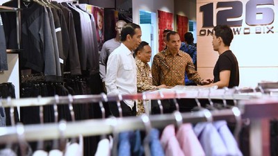 Potret Jokowi Bikin Kaget Turis di Bali